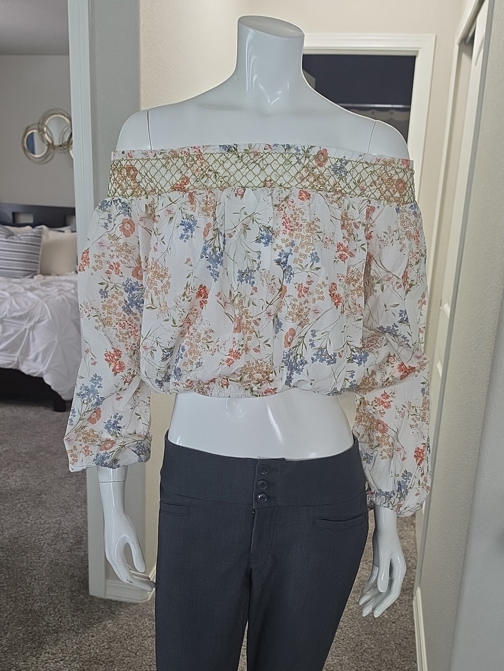 Buckle White Floral Off-Shoulder Crop Top